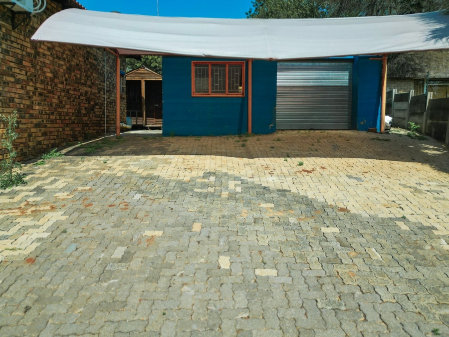 4 Bedroom Property for Sale in Ifafi North West